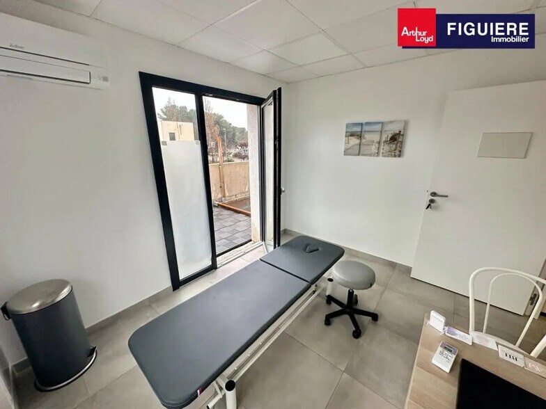 Office in Velaux for lease - Interior Photo - Image 2 of 6