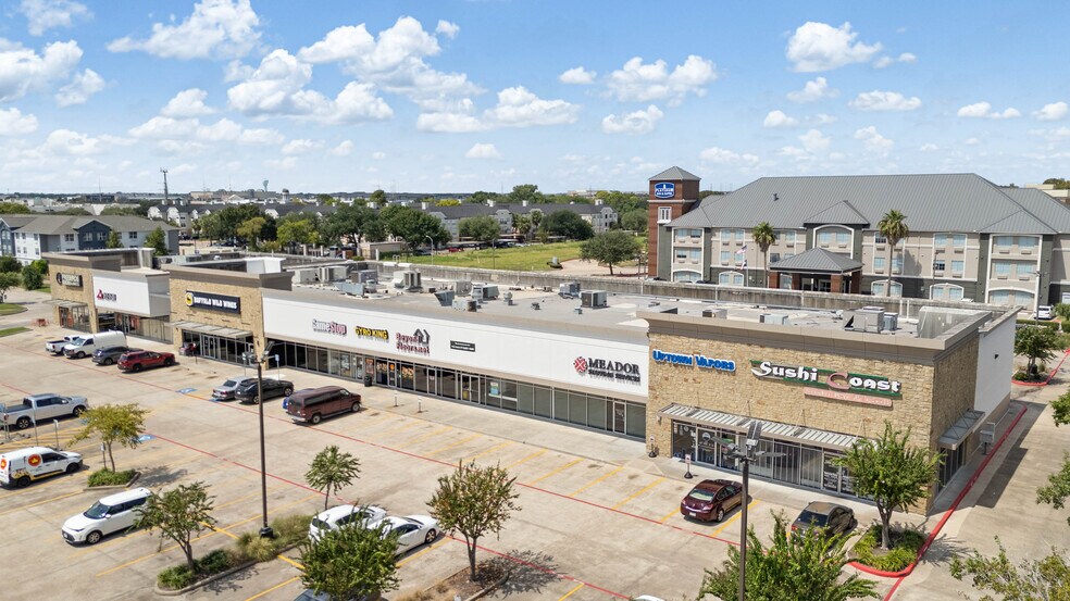 528 W Bay Area Blvd, Webster, TX à louer - Photo du bâtiment - Image 3 de 6