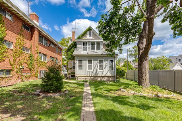 422 W Wesley St, Wheaton, IL à vendre - Photo du bâtiment - Image 2 de 24