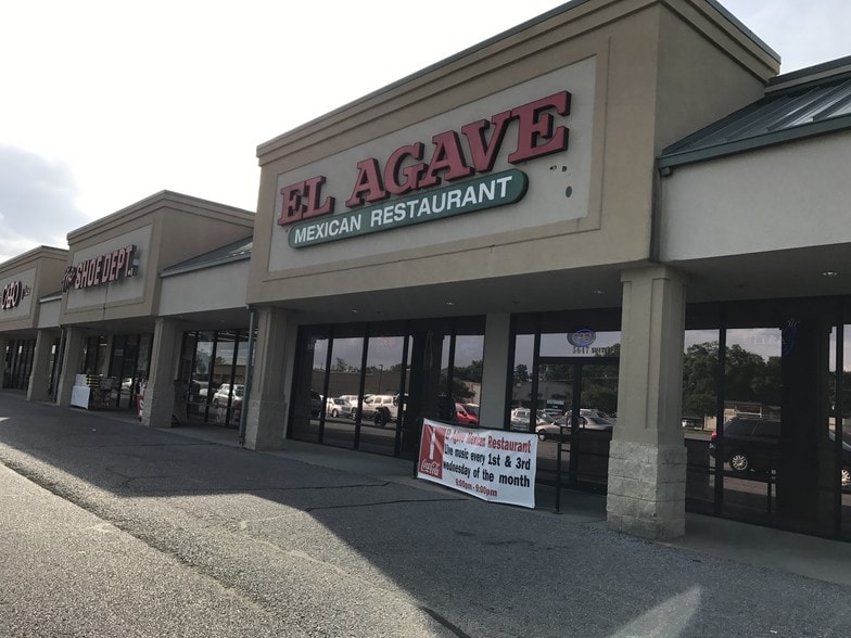 5647 Main St, Zachary, LA à louer - Photo du bâtiment - Image 2 de 6