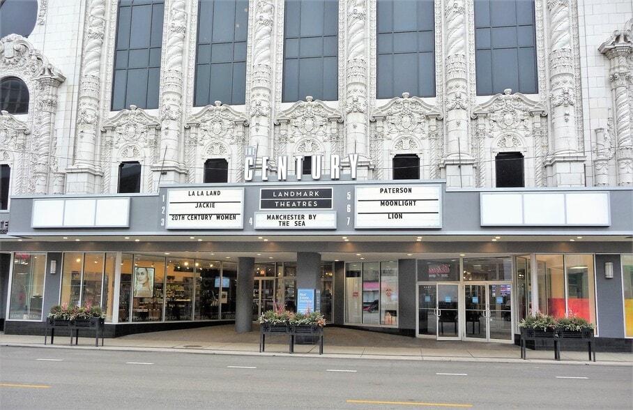 2828 N Clark St, Chicago, IL for lease - Building Photo - Image 2 of 21