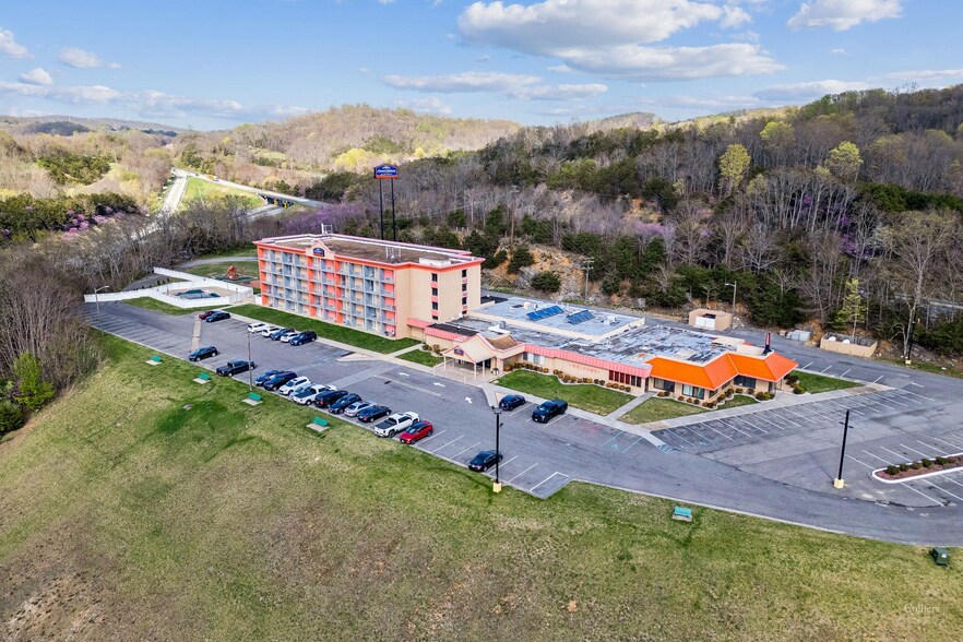 2836 N Lee Hwy, Lexington, VA à vendre - Photo du bâtiment - Image 2 de 14