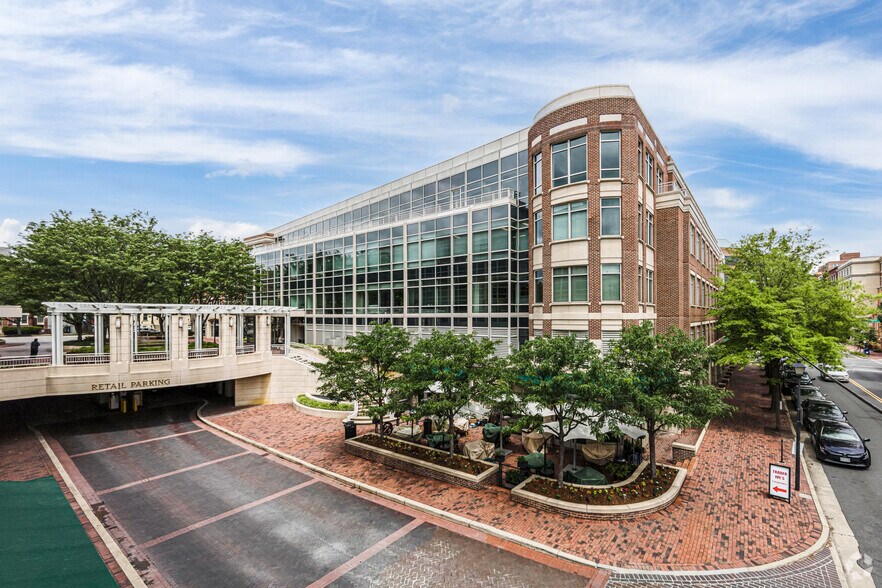675 N Washington St, Alexandria, VA à louer - Photo du bâtiment - Image 2 de 11