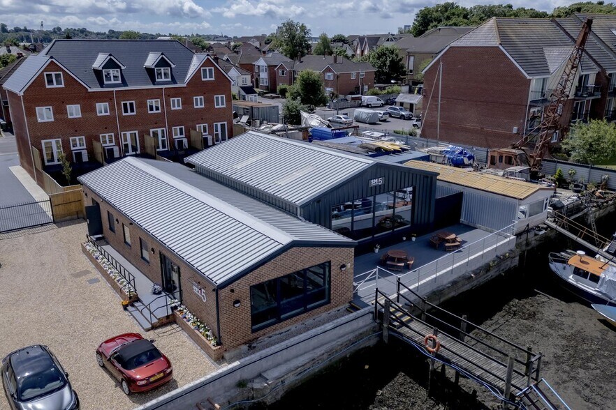 29-33 Vespasian Rd, Southampton à louer - Photo du bâtiment - Image 3 de 3