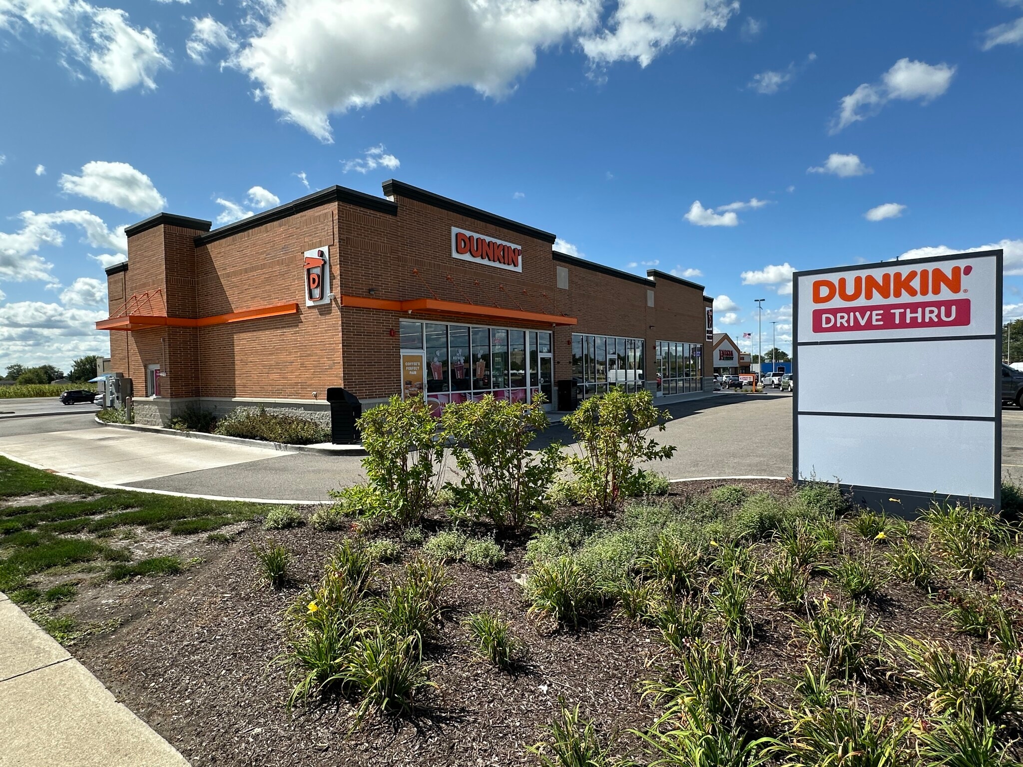 320 W Chrysler Dr, Belvidere, IL for lease Building Photo- Image 1 of 3