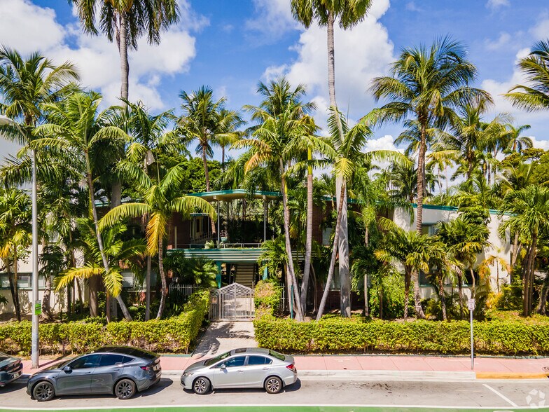 1770 Meridian Ave, Miami Beach, FL à vendre - Photo du bâtiment - Image 1 de 10