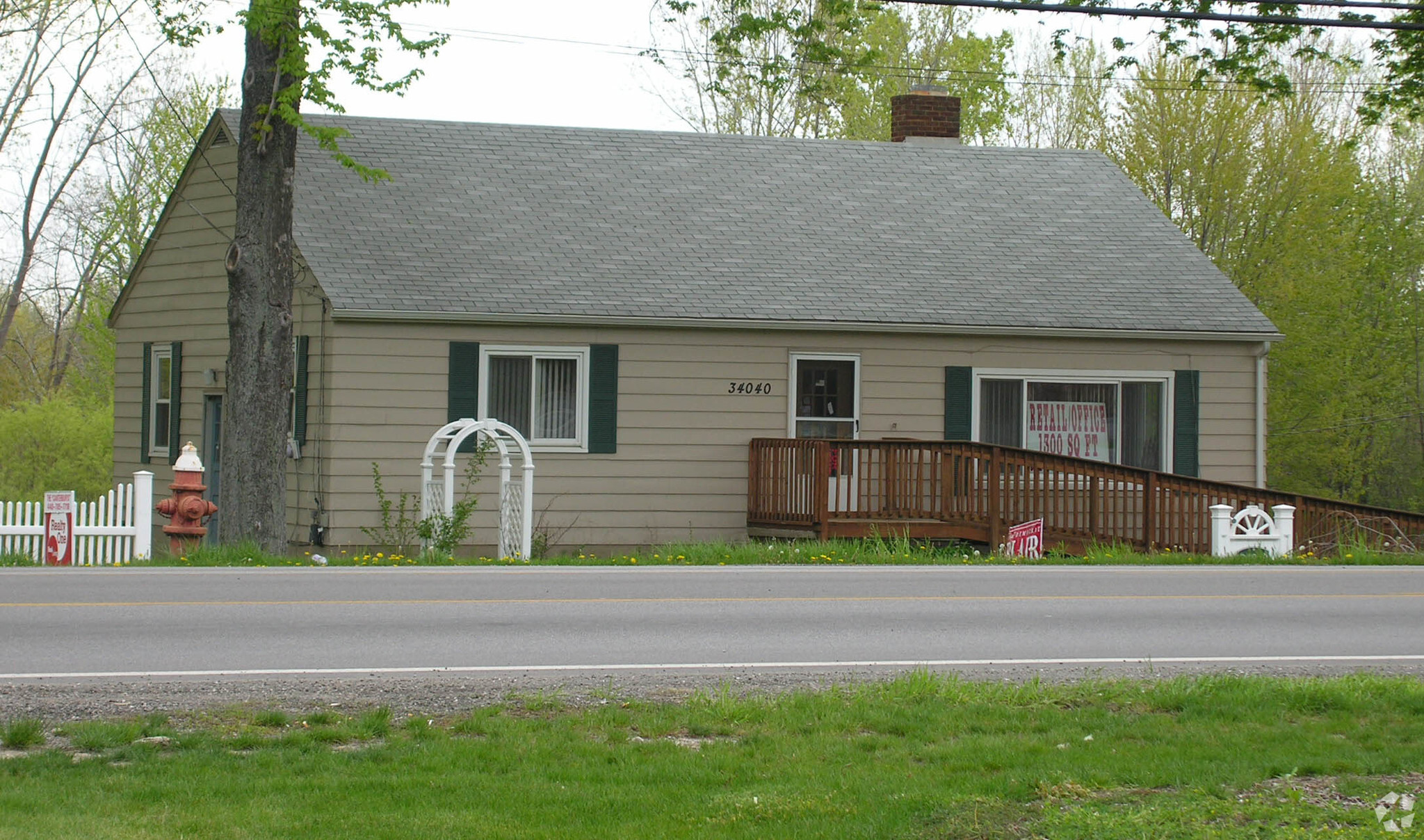 34040 Center Ridge Rd, North Ridgeville, OH à vendre Photo principale- Image 1 de 2