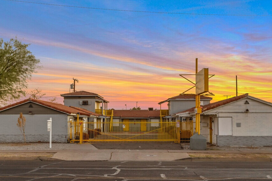 1945 W Van Buren, Phoenix, AZ à vendre - Photo du bâtiment - Image 1 de 23