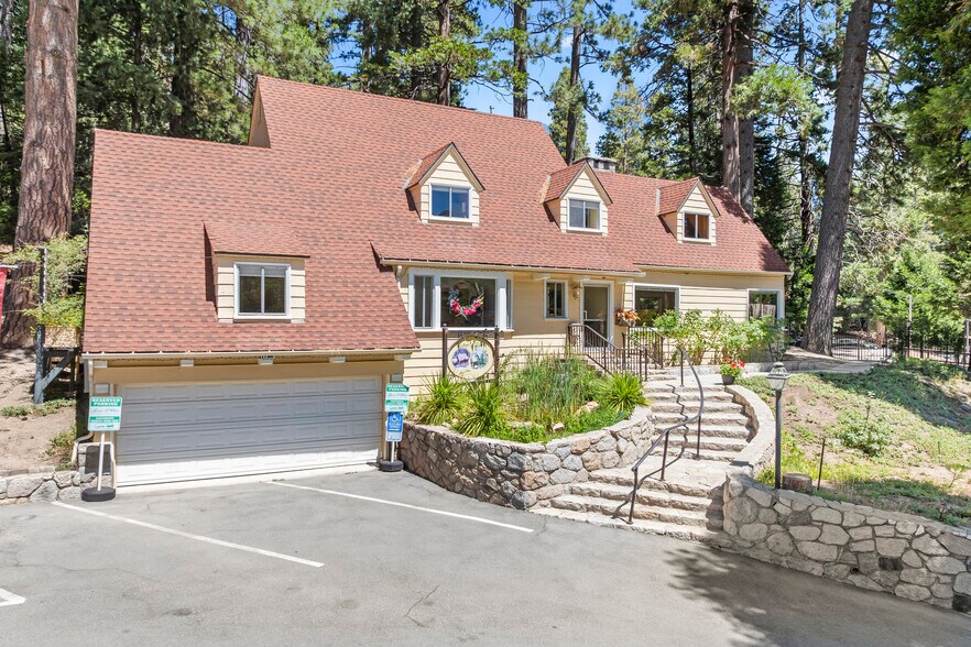 27180 Highway 189, Blue Jay, CA à vendre - Photo du bâtiment - Image 2 de 54