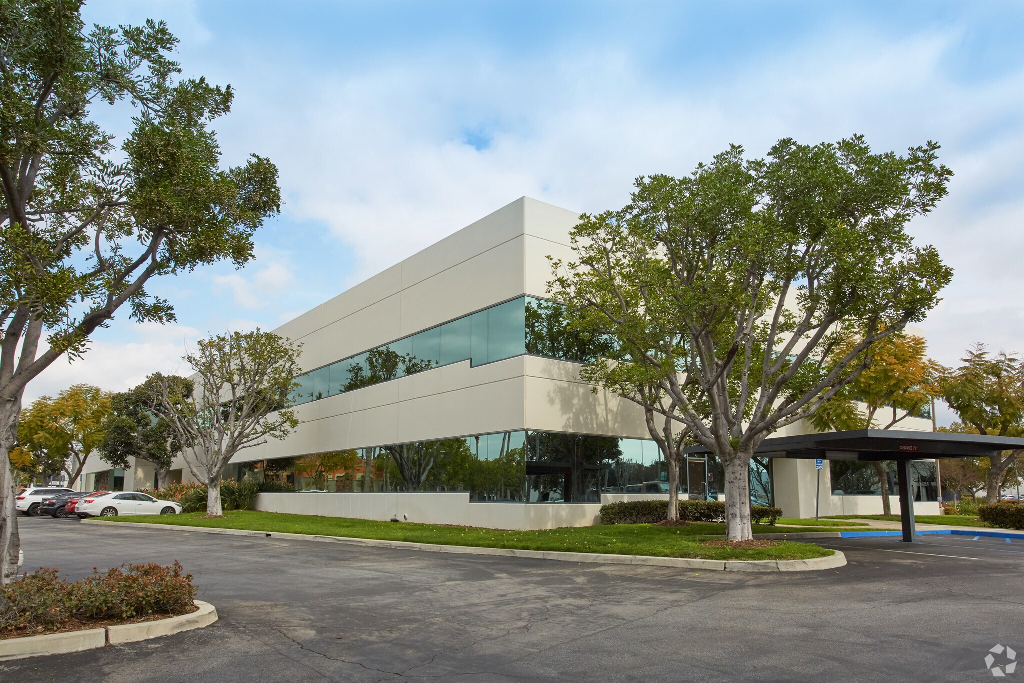 10350 Heritage Park Dr, Santa Fe Springs, CA for lease Building Photo- Image 1 of 6