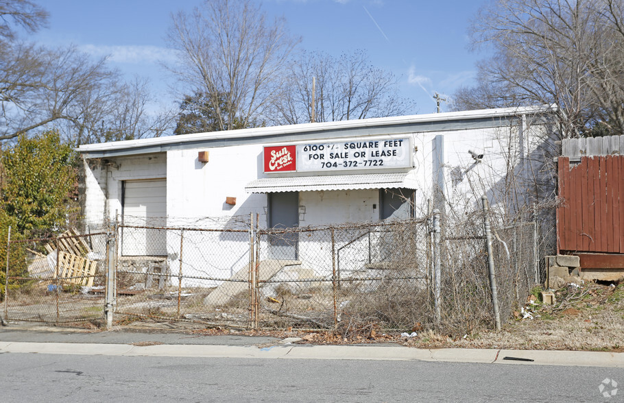 308 W Worthington Ave, Charlotte, NC for sale - Primary Photo - Image 1 of 2