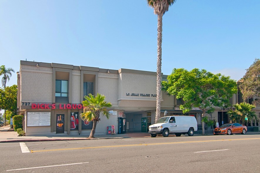 727-737 Pearl St, La Jolla, CA à louer - Photo du bâtiment - Image 3 de 31