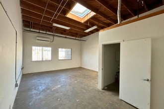 3221 S Hill St, Los Angeles, CA for lease Interior Photo- Image 2 of 4