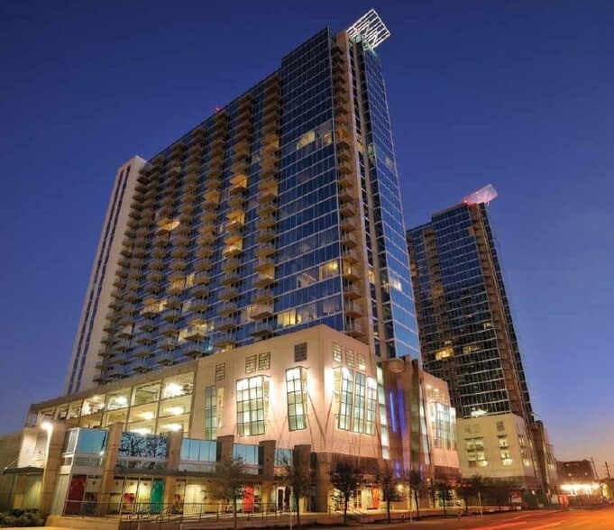 5925 Almeda Rd, Houston, TX à louer - Photo du bâtiment - Image 2 de 18