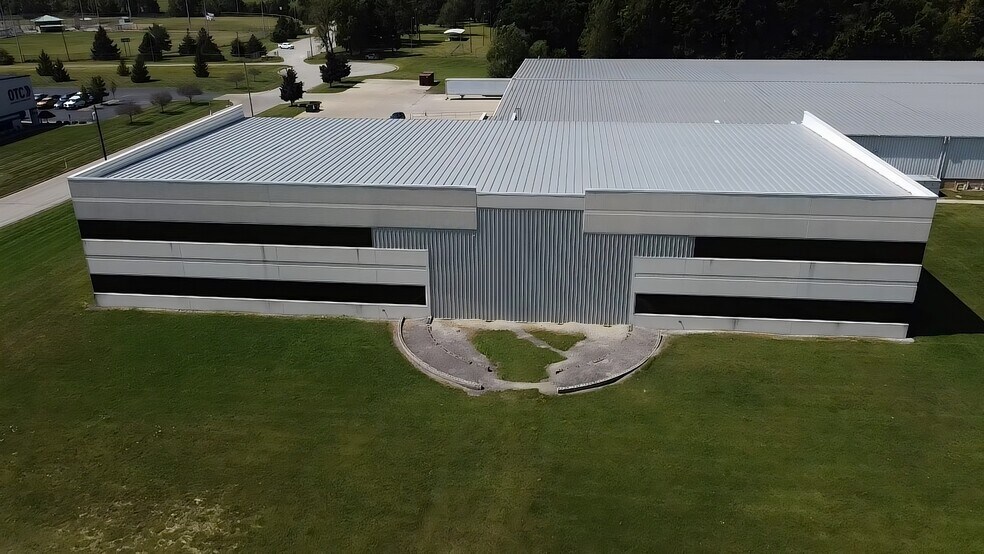 1300 Freese Works Pl, Galion, OH à vendre - Photo du bâtiment - Image 2 de 6