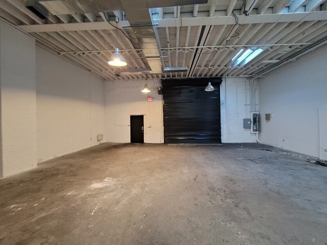 272-280 Seigel St, Brooklyn, NY for lease Interior Photo- Image 1 of 3