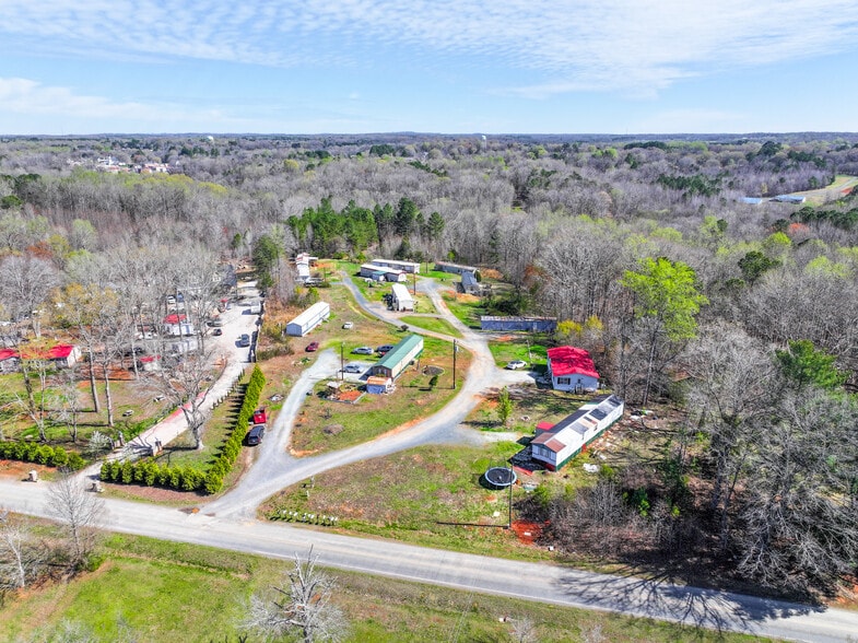 4697 Roundleaf Rd, Ramseur, NC for sale - Building Photo - Image 2 of 6