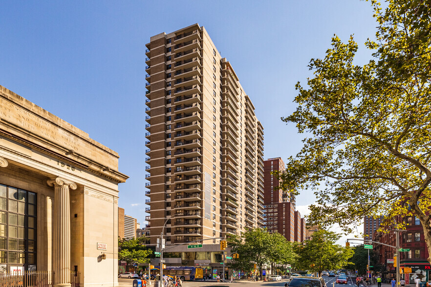 721-739 Amsterdam Ave, New York, NY à vendre - Photo du bâtiment - Image 1 de 1