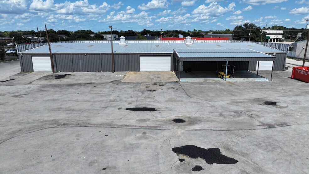 3500 W Pioneer Pky, Pantego, TX à louer - Photo du bâtiment - Image 2 de 10