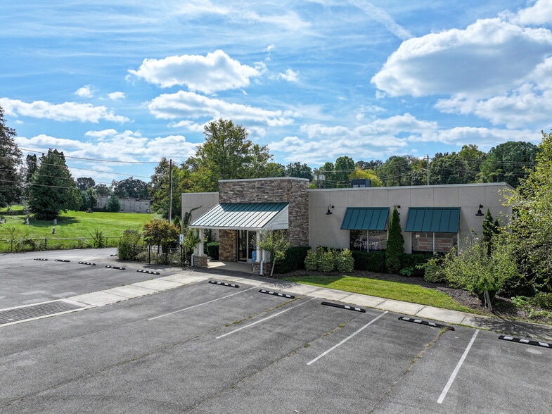 904-918 Snapps Ferry Rd, Greeneville, TN for sale - Building Photo - Image 2 of 10