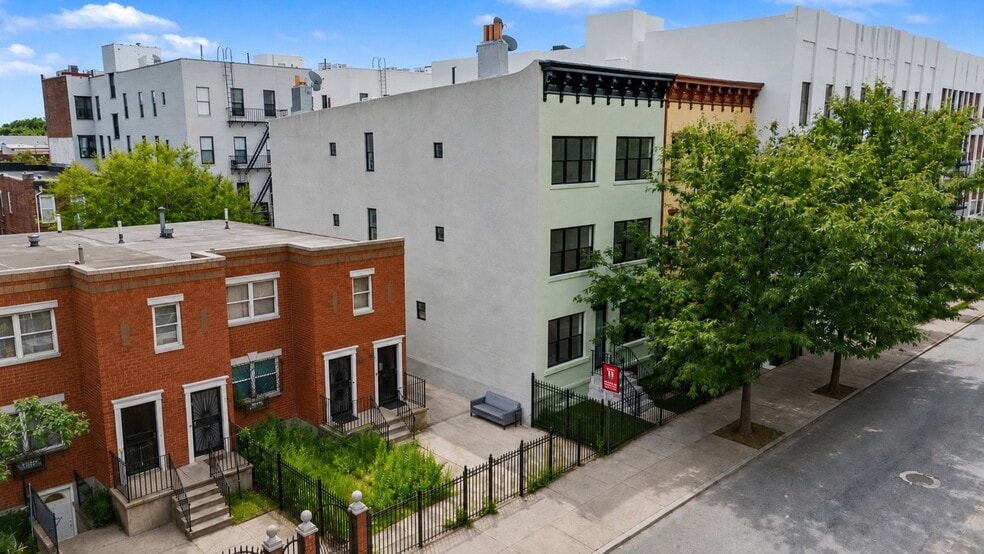 124 Grove St, Brooklyn, NY for sale - Building Photo - Image 1 of 15