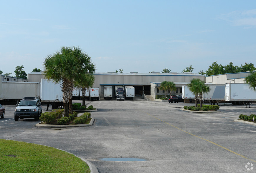 901-923 Cornwall Rd, Sanford, FL for lease - Building Photo - Image 3 of 4