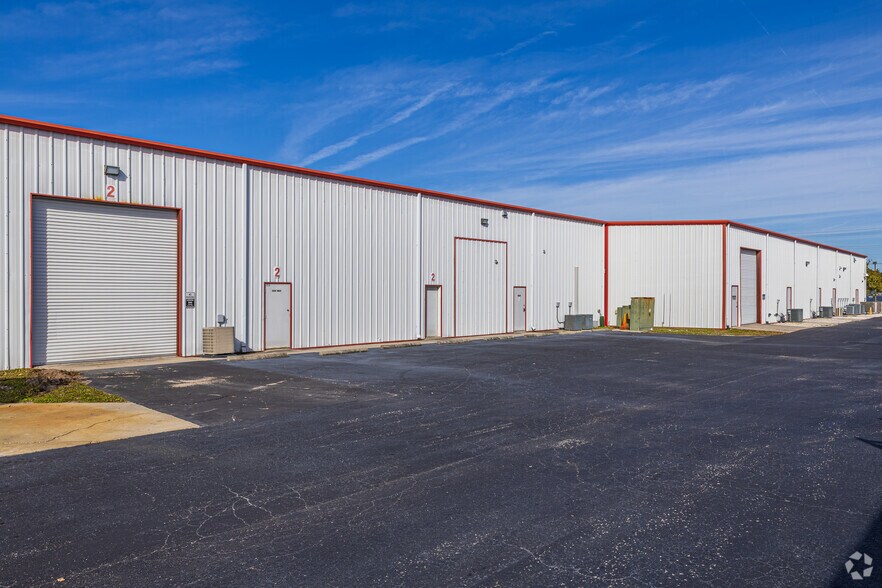 600 Tallevast Rd, Sarasota, FL à louer - Photo du bâtiment - Image 3 de 19