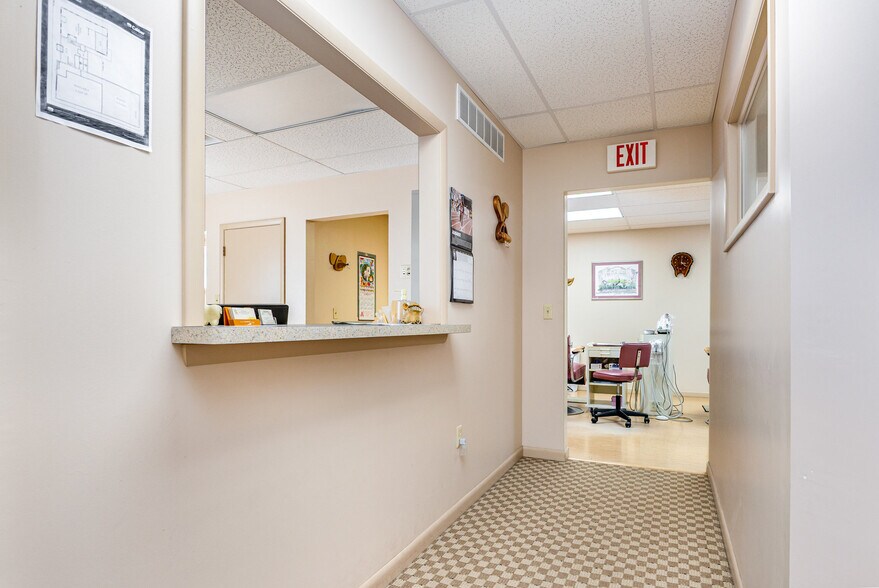 32 Main St, Scottsville, NY à vendre - Photo du bâtiment - Image 2 de 45