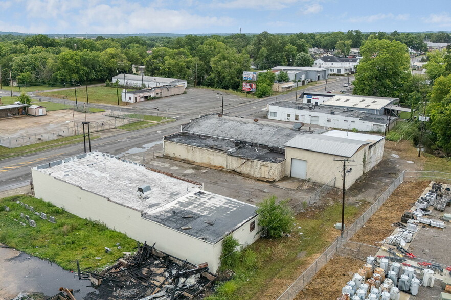1125 & 1129 4th Avenue North portfolio of 2 properties for sale on LoopNet.ca - Building Photo - Image 2 of 24