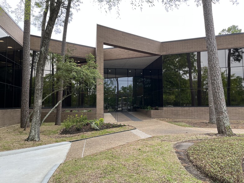 900 Rockmead Dr, Kingwood, TX for lease - Building Photo - Image 2 of 10