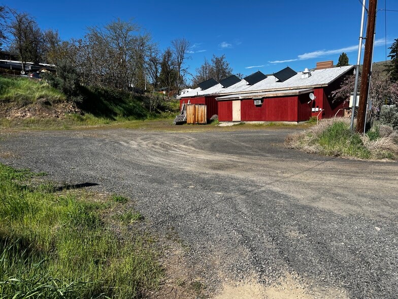 99 3rd St, Maupin, OR for sale - Building Photo - Image 3 of 34