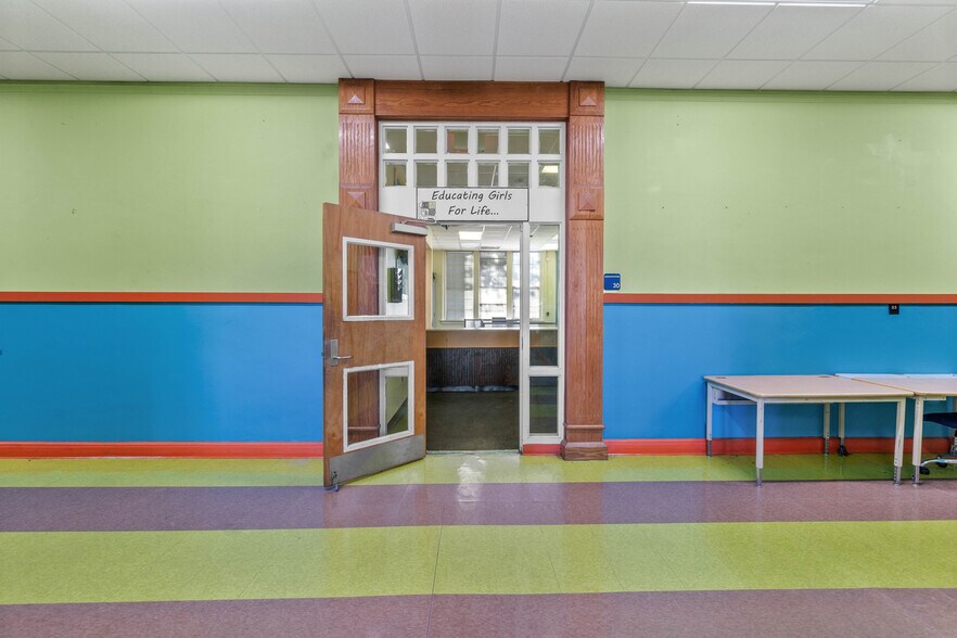 5710 Wesconnett Blvd, Jacksonville, FL à louer - Photo du bâtiment - Image 2 de 53