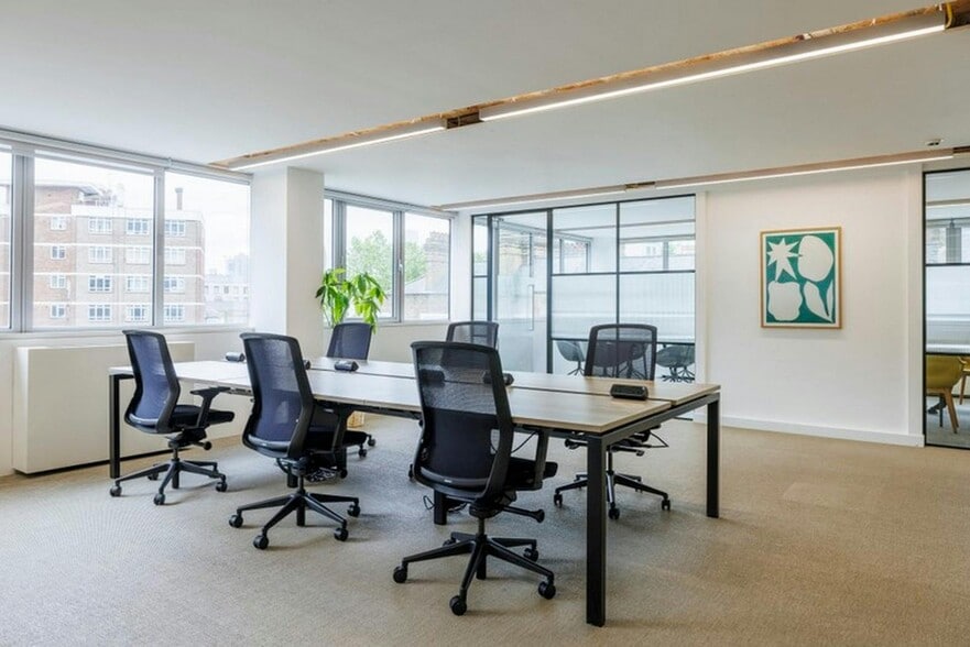 10-16 Elm St, London for lease - Building Photo - Image 3 of 12