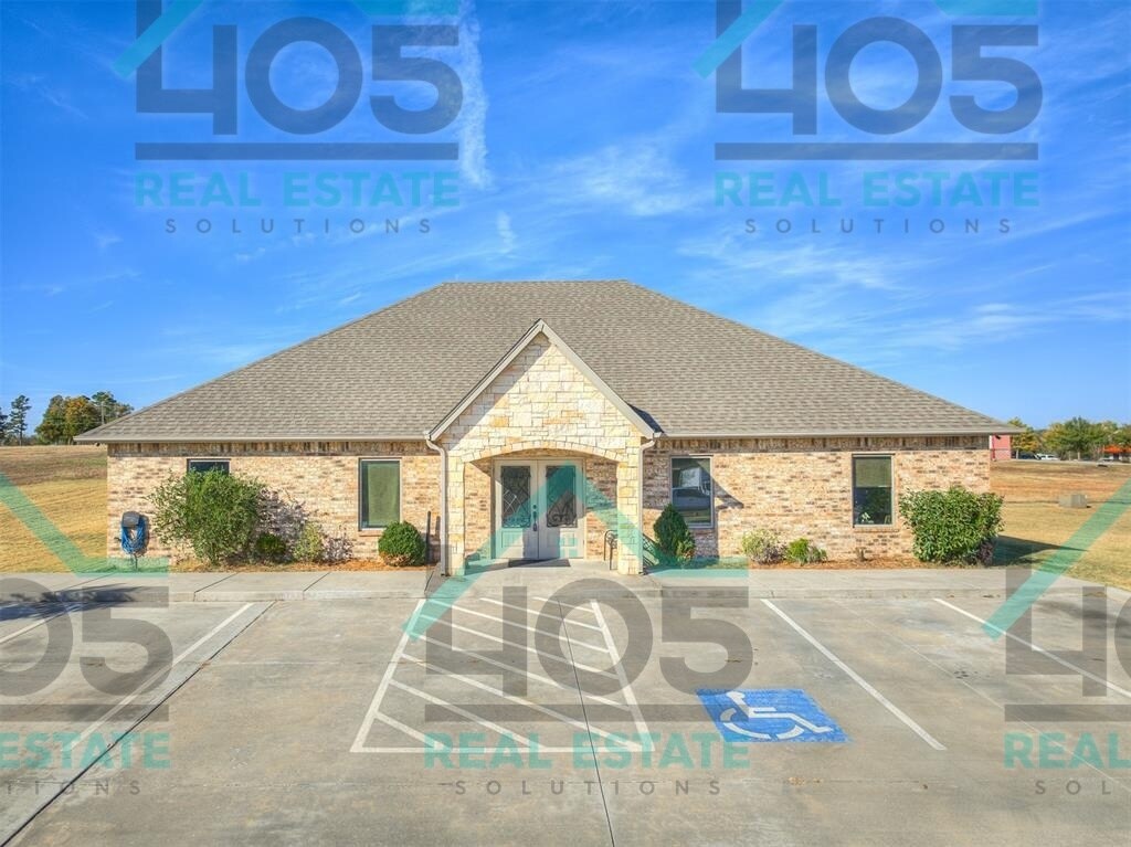 1917 Commerce, Choctaw, OK for lease Building Photo- Image 1 of 12