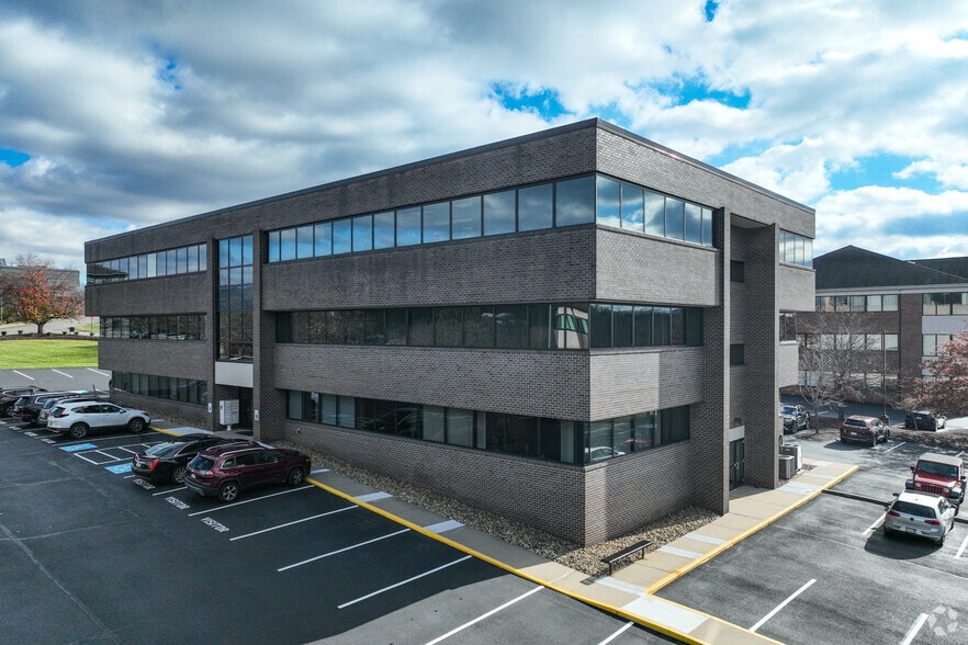 6200 Brooktree Rd, Wexford, PA à louer - Photo du bâtiment - Image 3 de 12