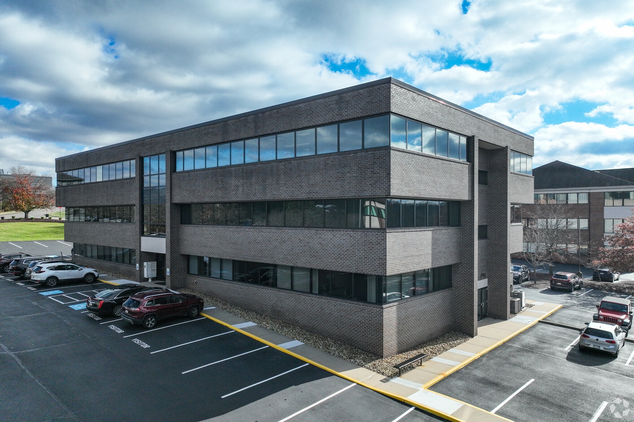 6200 Brooktree Rd, Wexford, PA for lease Building Photo- Image 1 of 19