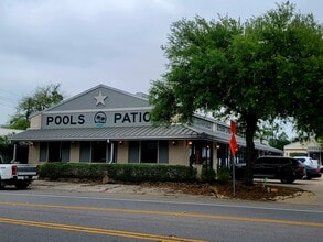 8525 FM 359 Rd S, Fulshear, TX à vendre Photo du bâtiment- Image 1 de 5