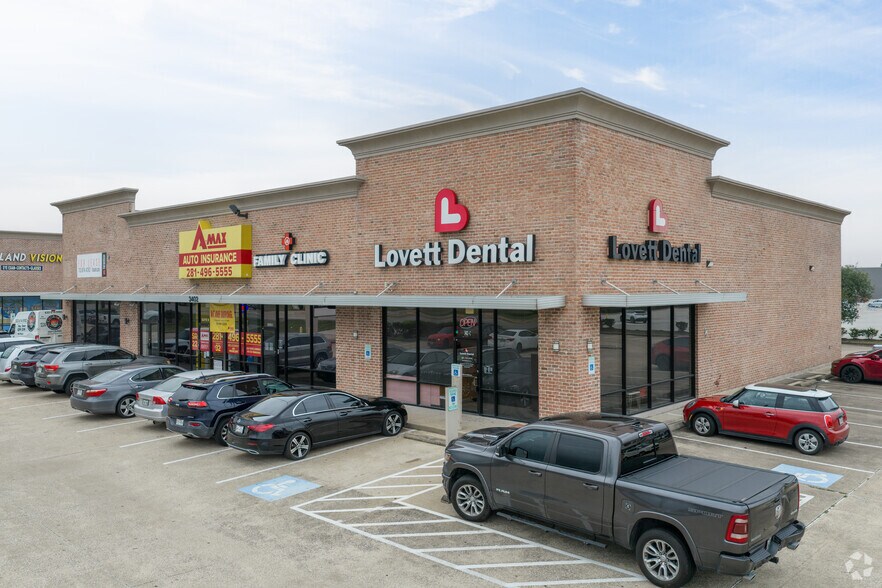 3402 Hwy 6, Houston, TX à louer - Photo du bâtiment - Image 3 de 11