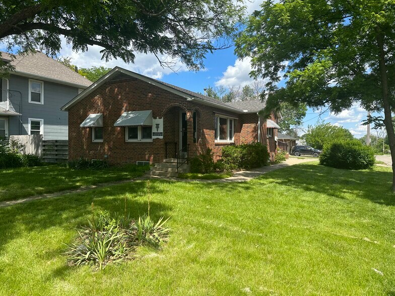 2601 E 14th St, Des Moines, IA for sale - Primary Photo - Image 1 of 5