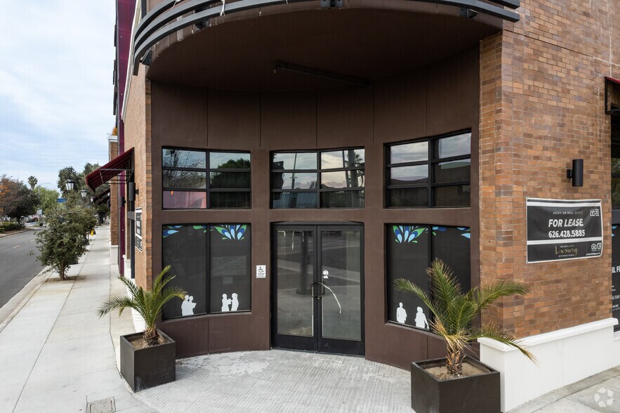 57 Wheeler Ave, Arcadia, CA à louer - Photo du bâtiment - Image 3 de 13