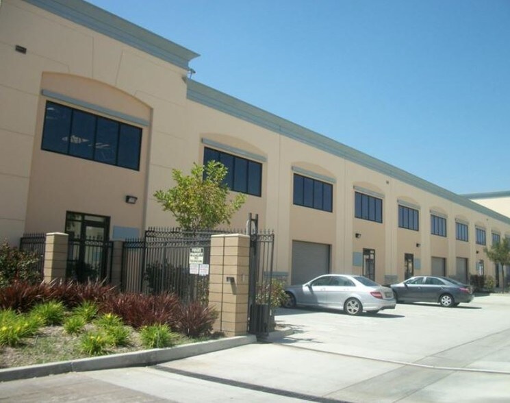 1773 W San Bernardino Rd, West Covina, CA à louer - Photo du bâtiment - Image 2 de 19