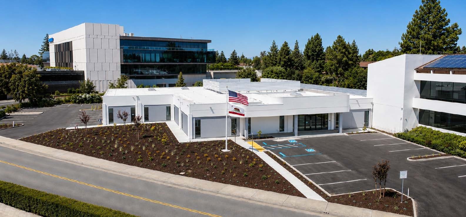 2612 Bayshore Pky, Mountain View, CA à louer Photo du bâtiment- Image 1 de 10