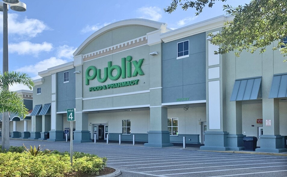 2202 James Redman Pky, Plant City, FL à louer - Photo du bâtiment - Image 1 de 5