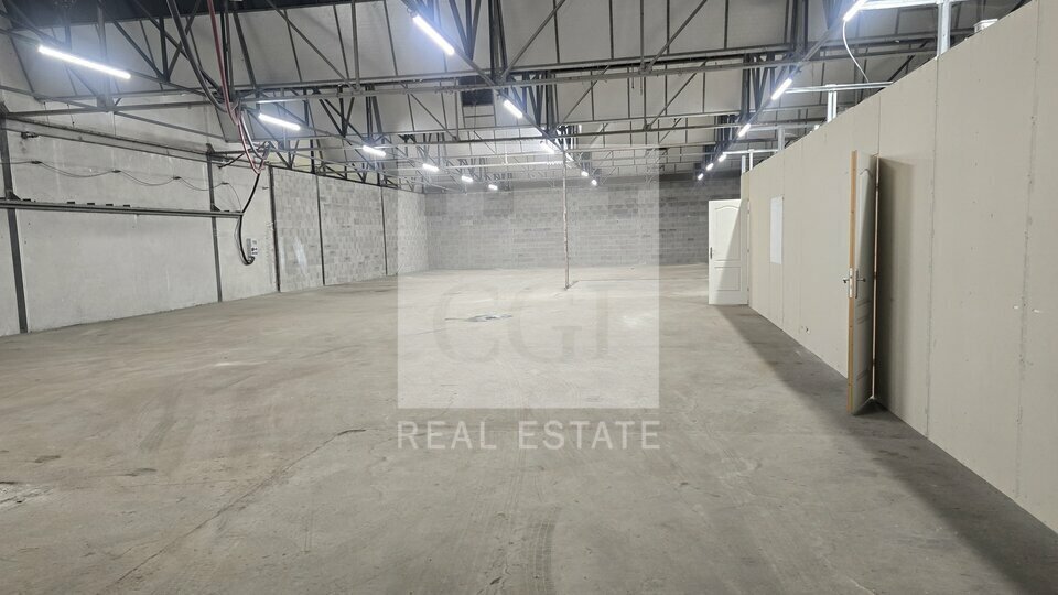 Flex in SAINT-MARTIN-D'HERES for lease - Interior Photo - Image 2 of 4