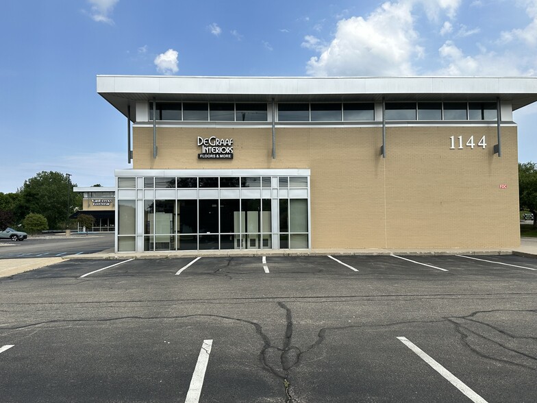 1144 E Paris Ave SE, Grand Rapids, MI for lease - Building Photo - Image 2 of 9