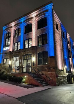 422 N 15th St, Milwaukee, WI à vendre - Photo du bâtiment - Image 3 de 19