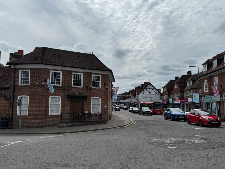 32 High St, Gerrards Cross à louer - Photo du bâtiment - Image 3 de 6