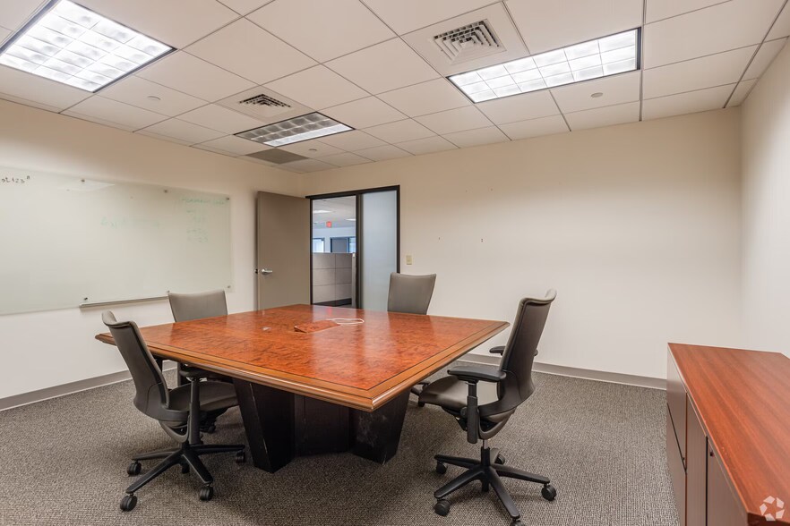 2 Granite Ave, Milton, MA à louer - Photo du bâtiment - Image 3 de 16