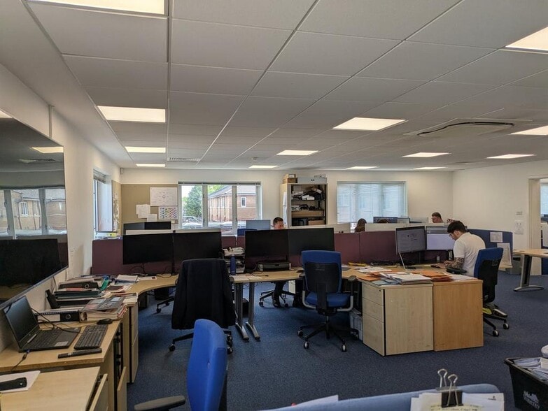 8-9 Faraday Rd, Guildford à vendre - Photo du bâtiment - Image 3 de 3