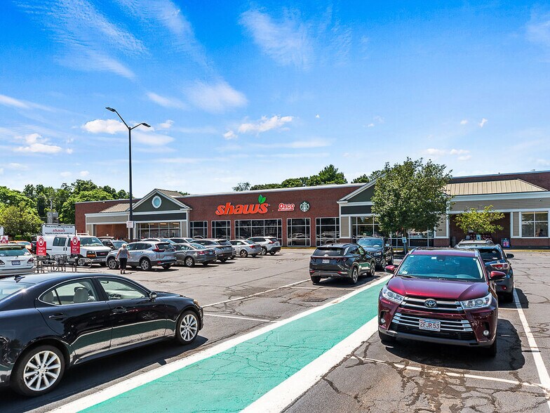 221-303 E Central St, Franklin, MA à louer - Photo du bâtiment - Image 2 de 12